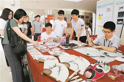 深職院非物質文化遺產傳承實踐 活態保護的職業教育新范本